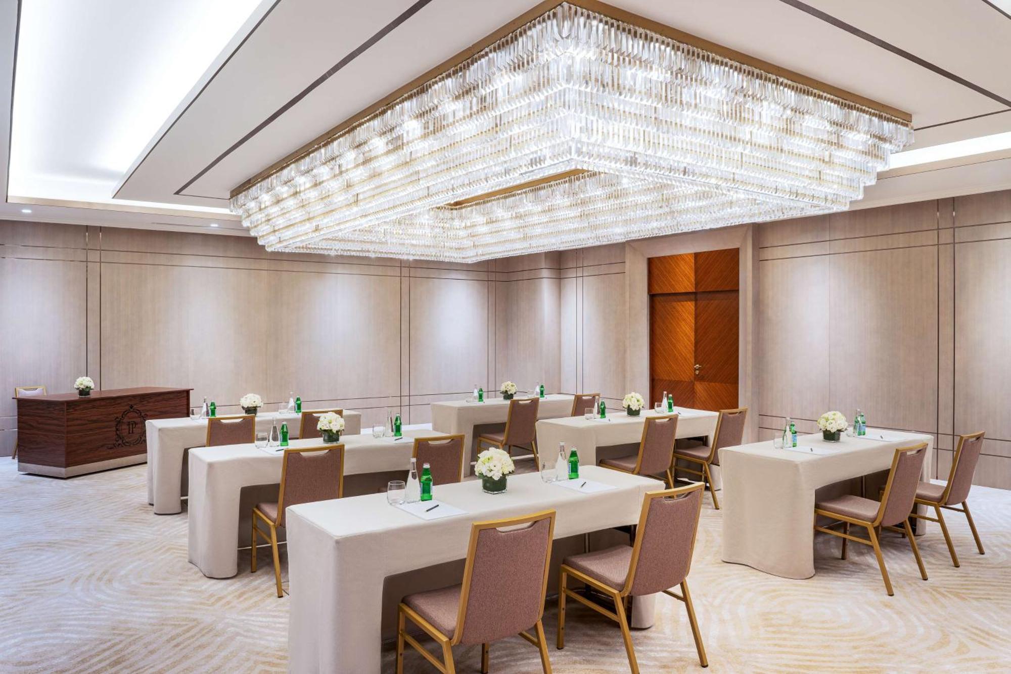 The Plaza Doha, Lxr Hotels & Resorts Exterior photo